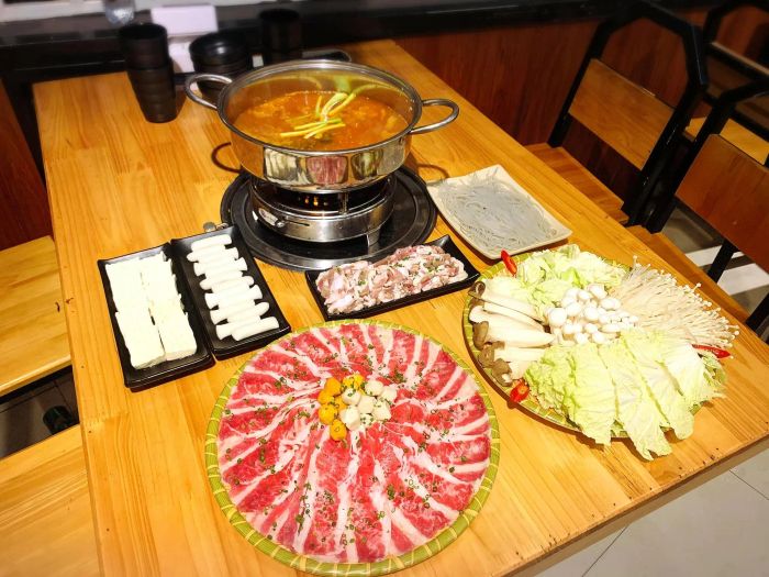 Nồi lẩu thơm ngon chuẩn phong cách Hàn tại SiSi BBQ