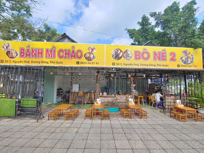 Không gian ấm cúng và món ngon tại Bánh Mì Chảo