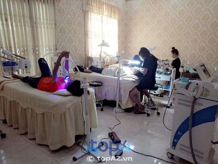 Eva Spa tại Châu Đốc mang đến dịch vụ gội đầu dưỡng sinh cùng nhiều liệu trình chăm sóc sức khỏe khác, giúp khách hàng cải thiện sắc đẹp và nâng cao thể trạng một cách toàn diện.