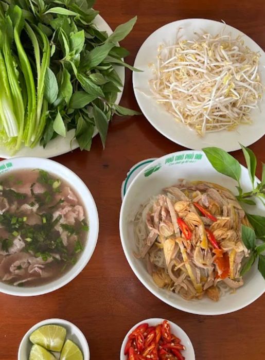 Hình ảnh Phở Nhớ Phố Núi - Tô phở vàng ươm hấp dẫn