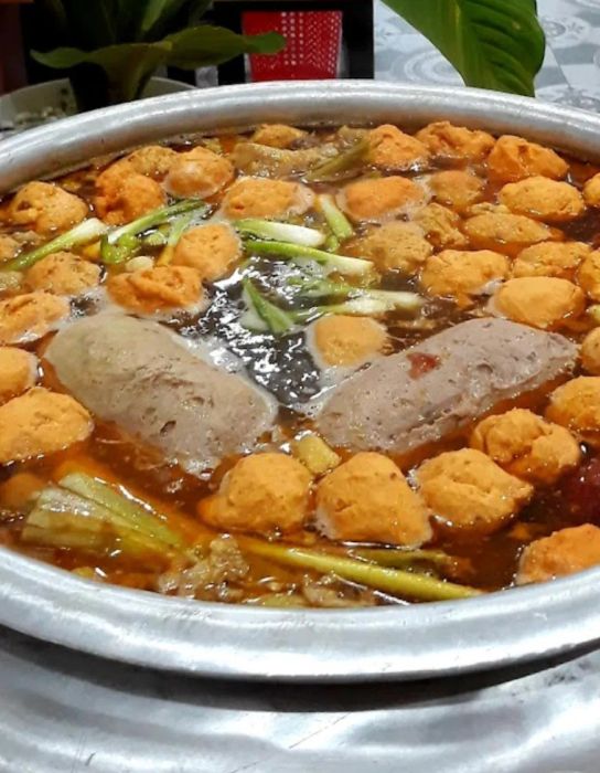 Hình ảnh 1 - Bún Bò Huế O Chắt: Tô bún đầy màu sắc và hương vị