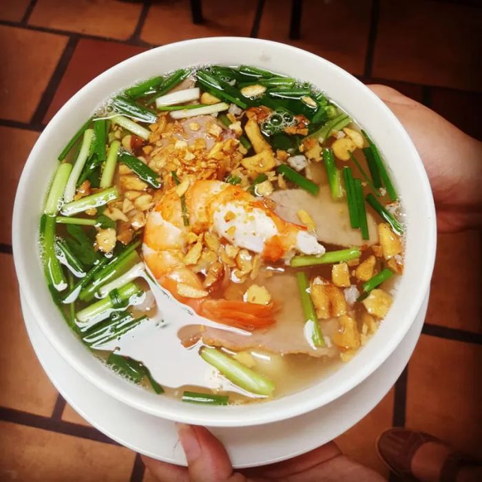 Hình ảnh tô hủ tiếu Nam Vang thơm ngon tại Hủ Tiếu Minh Châu