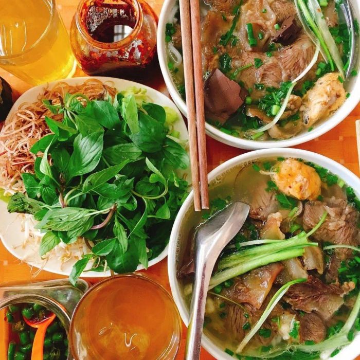 Hình ảnh tô bún bò Huế Thành Nội đầy hấp dẫn