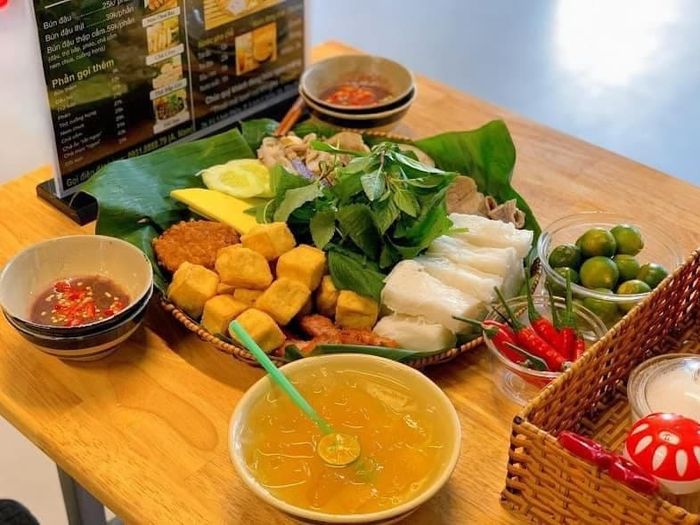 Top địa chỉ bún đậu mắm tôm ngon nhất quận Bình Thạnh