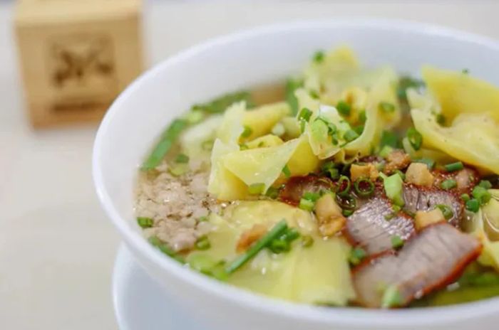Hình ảnh tô mỳ vằn thắn thơm ngon tại Mỹ Hạnh