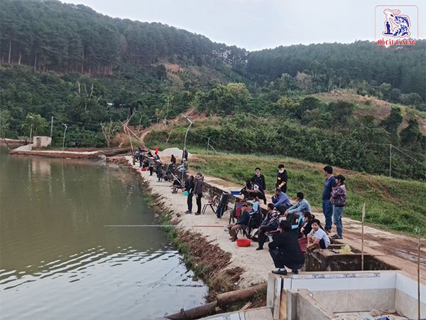 Hồ Câu Cá Tà Nung - Khung cảnh thiên nhiên thơ mộng