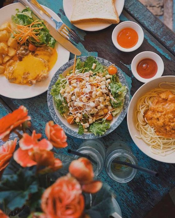 Những tác phẩm ẩm thực đầy màu sắc tại Gummy Chicken Steak