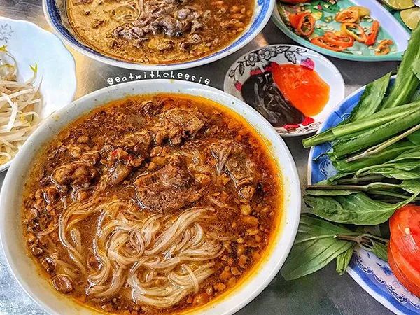 Hình ảnh tô hủ tiếu sa tế thơm ngon, bắt mắt tại Hủ Tiếu Sa Tế Líng