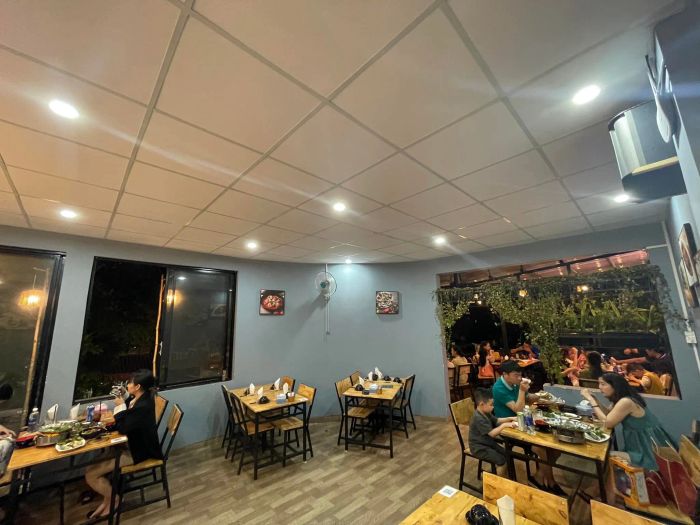 Không gian ấm cúng và sang trọng tại nhà hàng (Ảnh 3)