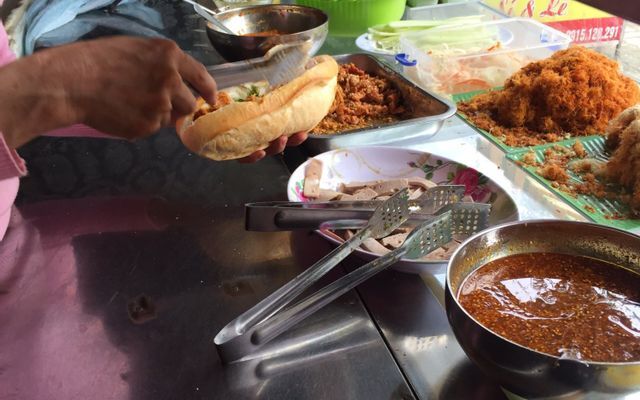 Bánh Mì Phú Quý - Tinh hoa ẩm thực ba miền qua từng góc ảnh