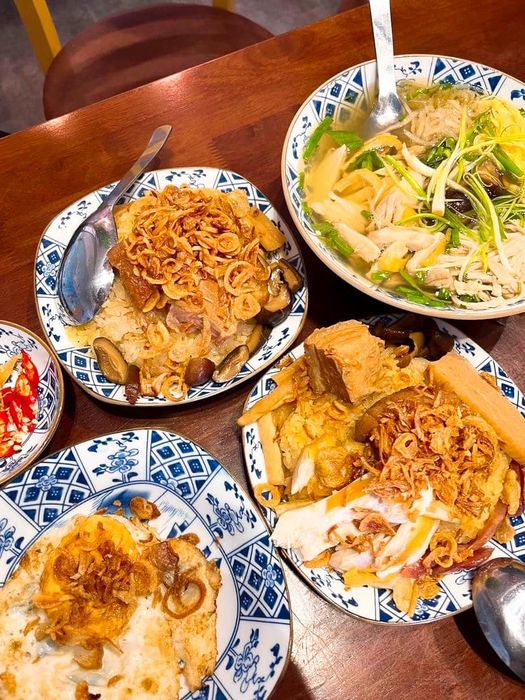 Bún thang và xôi mặn tại Một Buổi Sáng - Ảnh 1