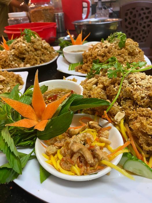 Góc nhìn toàn cảnh khu ẩm thực Ao Sen - Ảnh 2