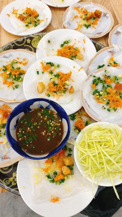 Những đĩa bánh cuốn thơm ngon tại Bánh Ướt - Bánh Cuốn Koi