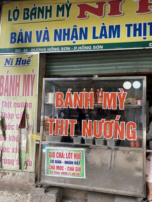 Khám phá góc ảnh thứ hai của Lò Bánh Mì Ni Huế - nơi lưu giữ tinh hoa ẩm thực xứ Huế