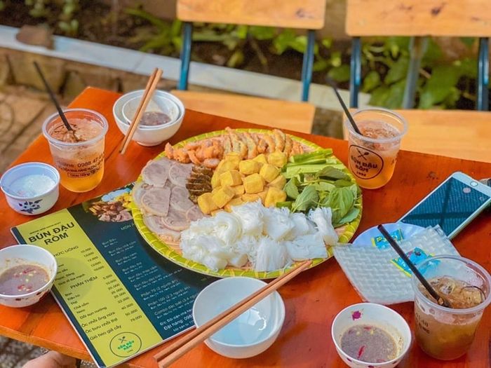 Bún Đậu Ròm 1992 - Đặc sản Hà Nội giữa lòng Sài Gòn