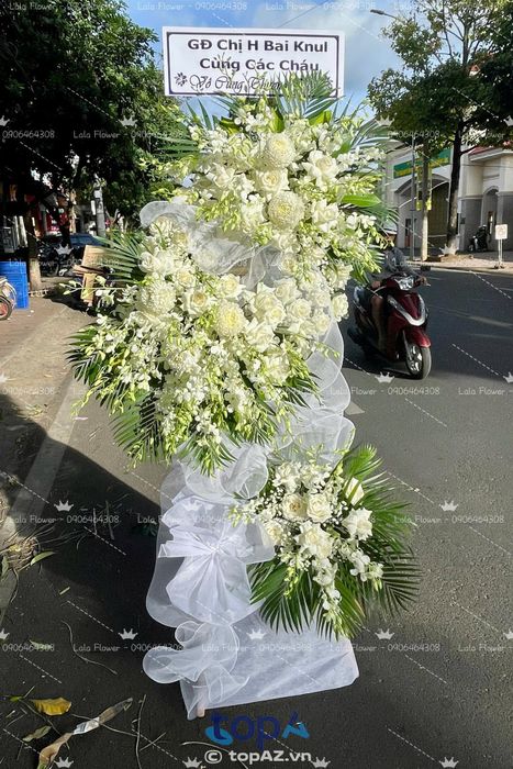 Lala Flower - Điểm đến của những vòng hoa tang lễ nghệ thuật tại Đắk Lắk