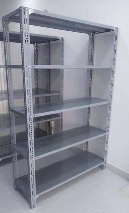 kệ sắt V lỗ chất lượng hàng đầu tại TP.HCM