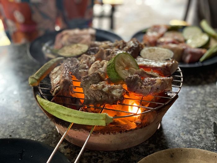 Không gian ấm cúng và món bò nướng thơm ngon tại Bò Tơ Quán