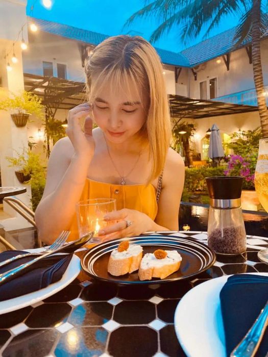 Khách hàng trải nghiệm tại nhà hàng 2
