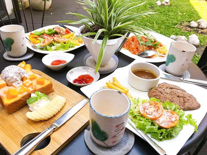 Bữa sáng ngon lành tại Camellia