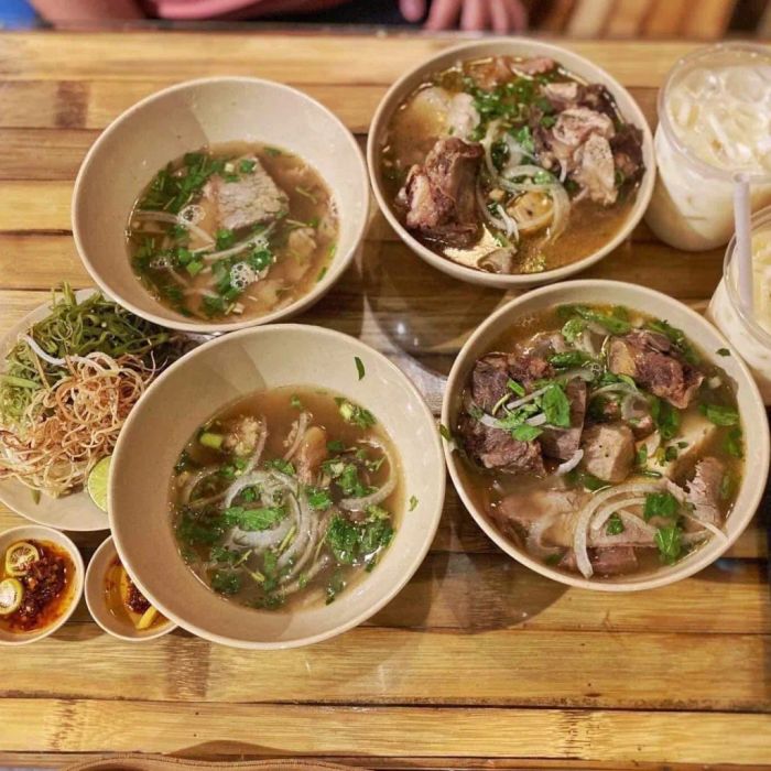 Hình ảnh tô bún bò Xưa thơm ngon hấp dẫn