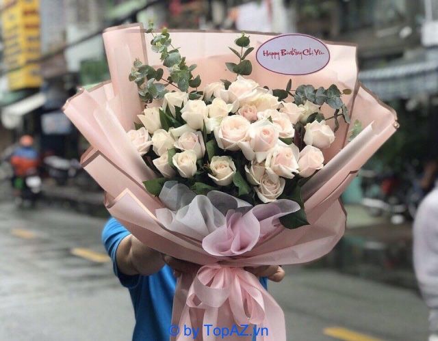 Shop Hoa 3 Miền tại quận Bình Thạnh là điểm đến lý tưởng cho những ai yêu thích hoa tươi đẹp và chất lượng, đáp ứng mọi nhu cầu của khách hàng.