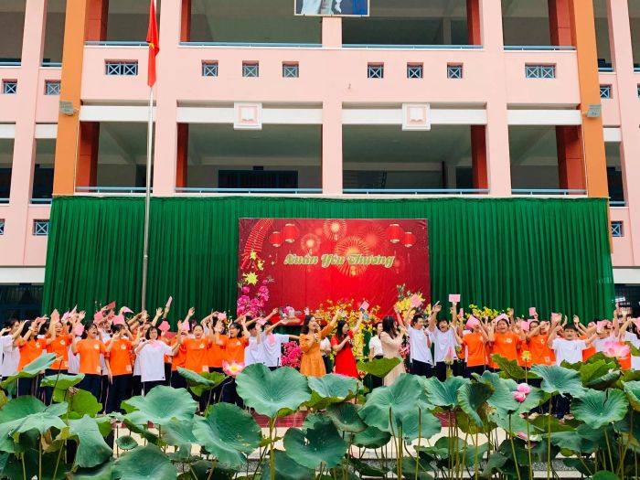Thư viện và khuôn viên xanh mát tại THCS Trần Phú