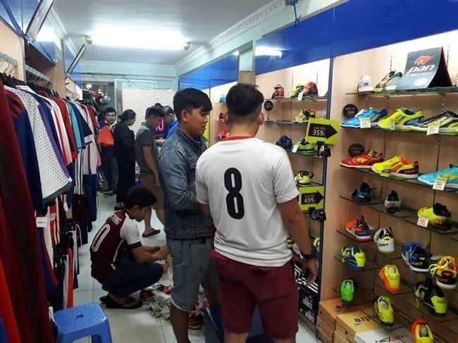 Yousport tự hào là một trong 5 địa chỉ cung cấp đồ thể thao nam hàng đầu tại TP.HCM, cam kết chất lượng vượt trội với mức giá cạnh tranh.