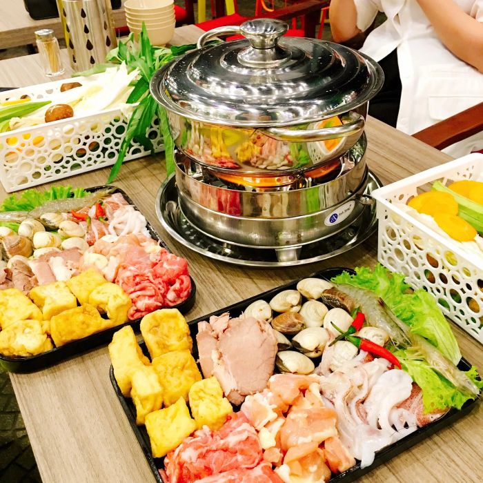 Không gian ẩm thực đa sắc màu tại Food Center Đà Nẵng