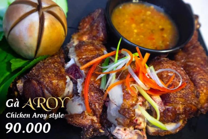 Không gian sang trọng đậm chất Thái tại nhà hàng Thái AROY
