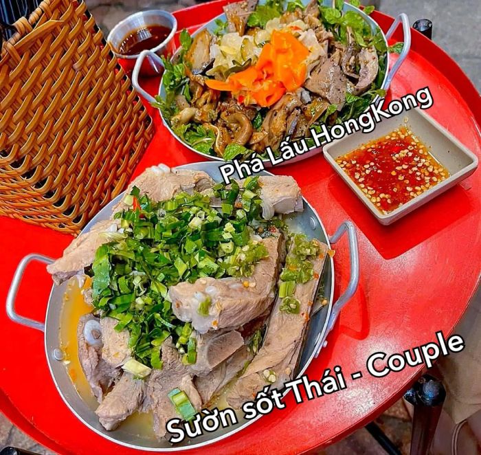 Hình ảnh sống động về không gian đường phố Thái Lan tại TukTuk - Street Food