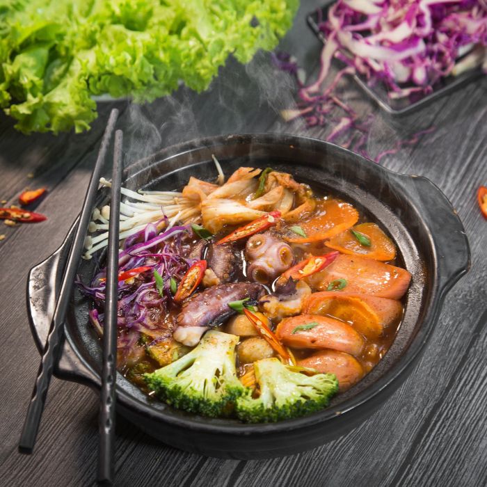 Hình ảnh không gian ấm cúng tại Phố Mì Cay Seoul