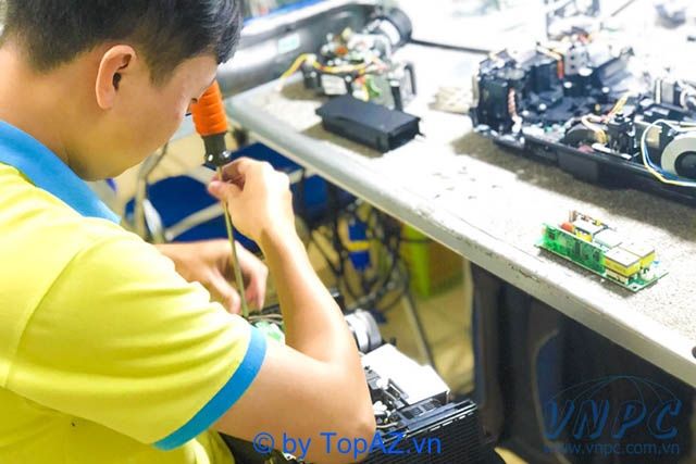 Dịch vụ sửa chữa máy chiếu tại TPHCM chất lượng, đáng tin cậy