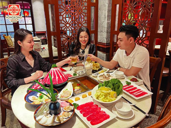 Không gian ấm cúng cùng thực khách
