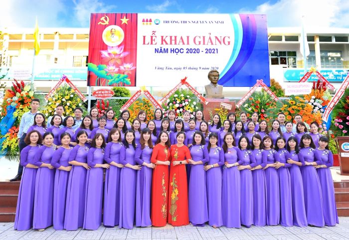 Khuôn viên rộng rãi và phòng học hiện đại tại THCS Nguyễn An Ninh