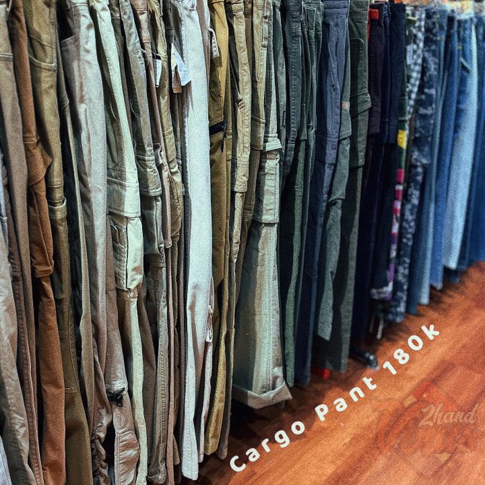 Không gian mua sắm đầy phong cách tại Secondhand Virus