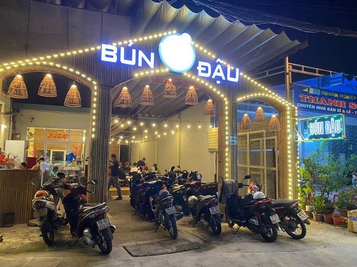 Tiệm bún đậu chất lượng với giá cả phải chăng