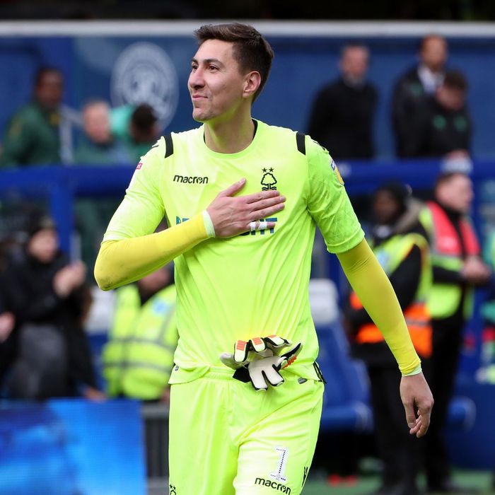 Khoảnh khắc Pantilimon thống trị khung thành tại Premier League