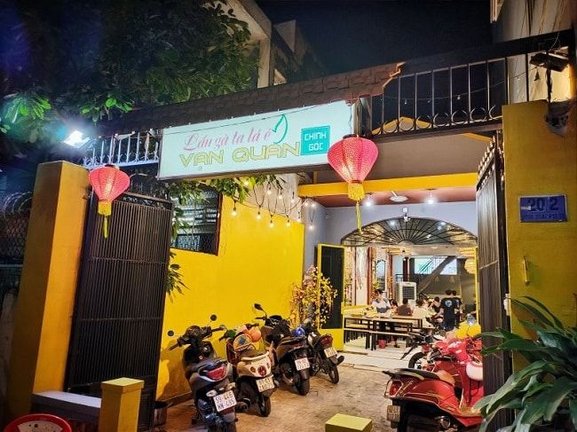 Vạn Quán - Đặc sản lẩu gà lá é Phú Yên