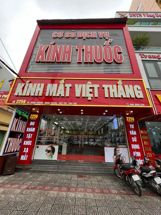 Kính Mắt Việt Thắng qua ống kính: Không gian hiện đại nơi công nghệ và tâm huyết hội tụ vì đôi mắt khỏe đẹp
