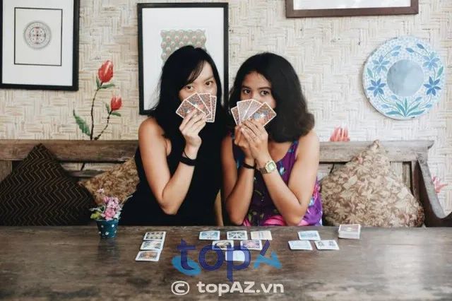 Wakashop - Cafe chiêm tinh & Tarot