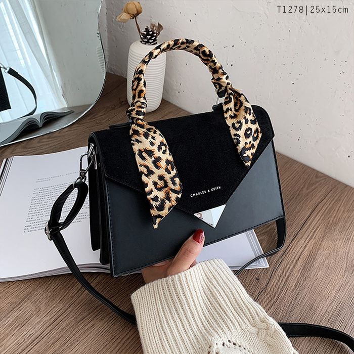 Hình ảnh không gian sang trọng tại Hikaru Shop
