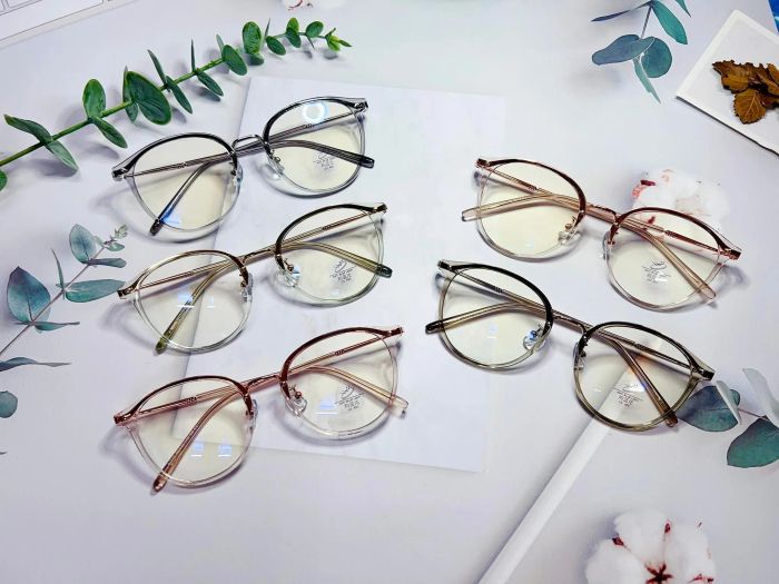 Ảnh 2 của Mắt kính Vân Tình