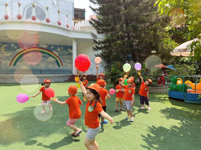 <i>Trường Mầm Non Việt Triều Hữu Nghị</i>
