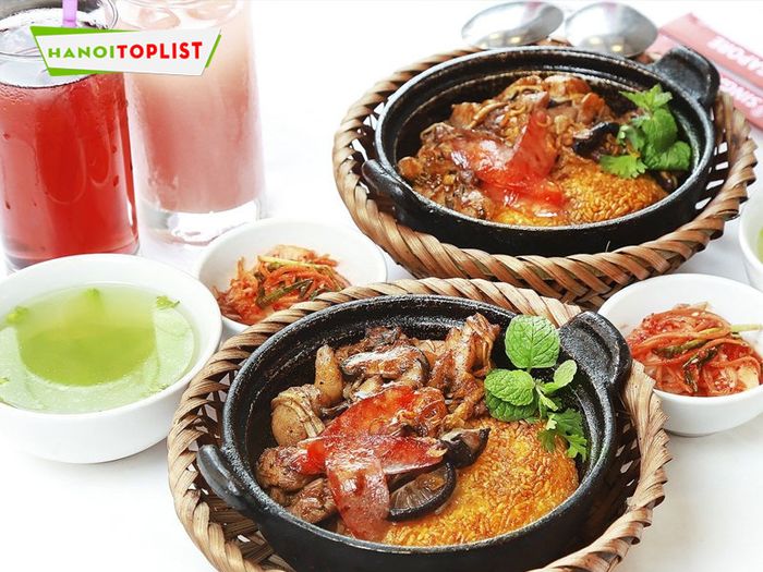 quan-com-gia-dinh-ngon-o-ha-noi-com-nieu-kombo-Tripi