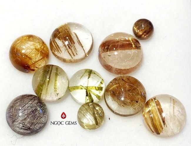 Ngọc Gems nằm trong danh sách Top 10 shop bán vòng đá phong thủy uy tín nhất tại Việt Nam.
