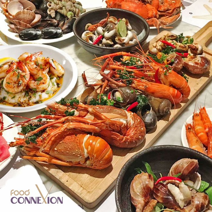 Food Connexion - Không gian sang trọng với view toàn cảnh thành phố