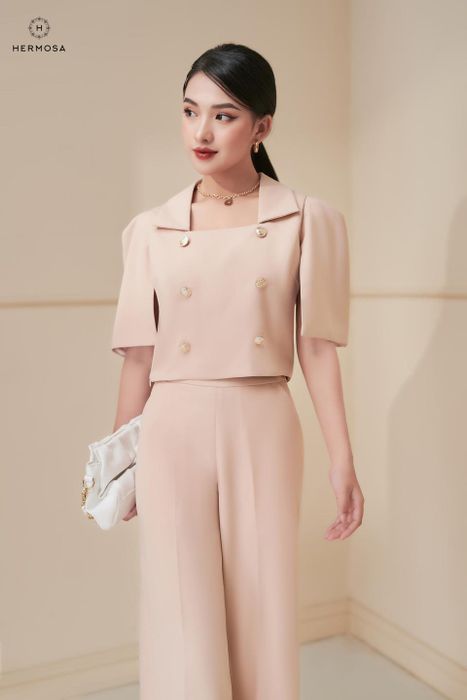 The Hermosa - BST thời trang tối giản với đường cắt hiện đại