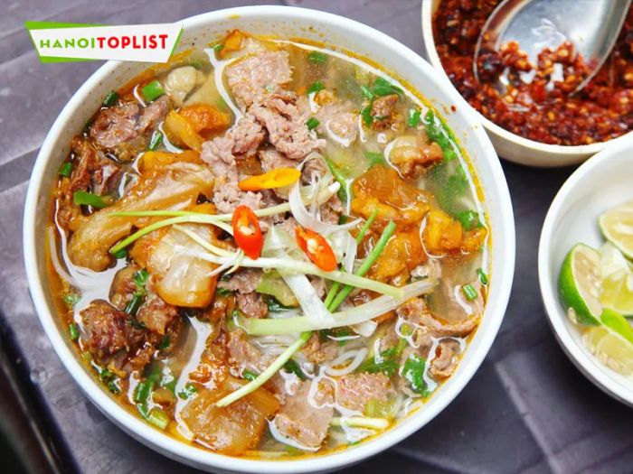 pho-bo-duong-tau-pho-sot-vang-ngon-tai-ha-noi-Tripi