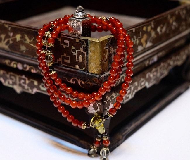 Zimoi's Accessories - Một trong 10 cửa hàng bán vòng đá phong thủy uy tín nhất tại Việt Nam